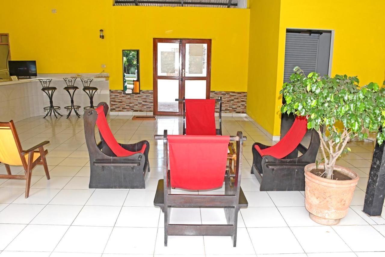 Hotel Ambaibo Rurrenabaque Exterior foto
